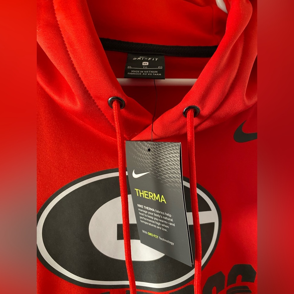 Nike University of Georgia Therma-Fit OnField Hoodie - Picture 5 of 7
